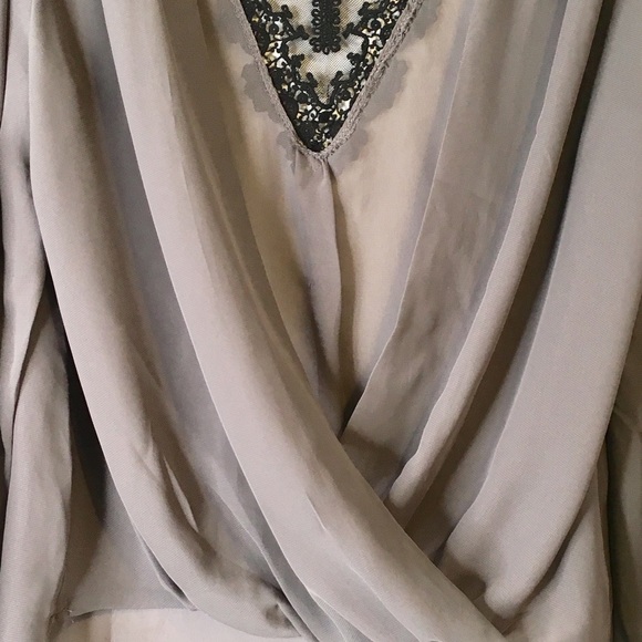 NWOT Beautiful Romantic Lace Backless Blouse - Picture 8 of 8